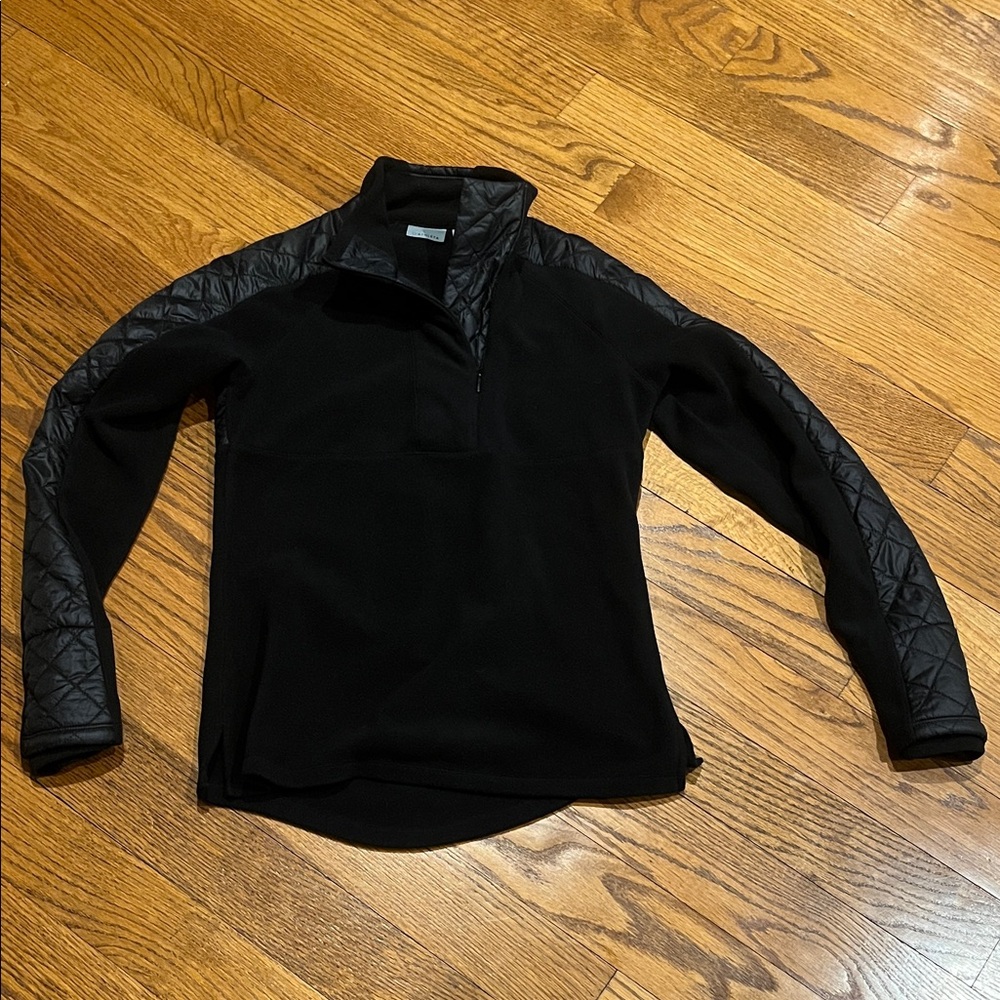 Athleta Black Quilted Sleeve Top women’s fleece size small.